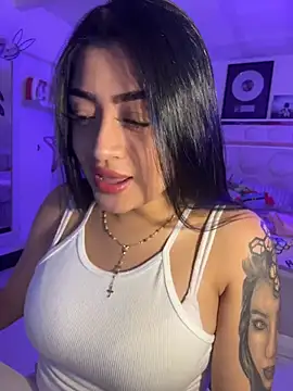 lucianaroy online show from April 1, 2026, 4:35 am