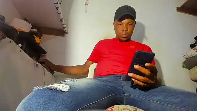 hugo3918  online show from January 5, 2026, 11:41 pm