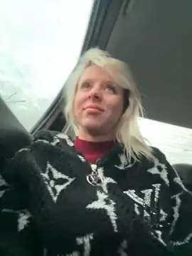 LikaCat online show from October 30, 2025, 1:51 am