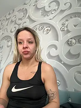 LikaCat online show from March 6, 2026, 4:09 am