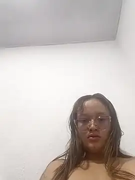 lucyy06 online show from May 28, 2026, 4:21 am