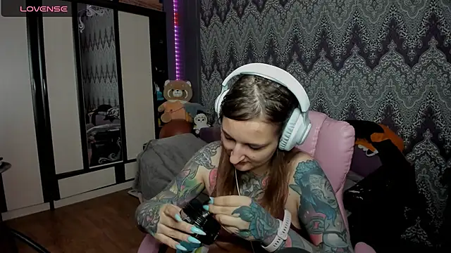 AlexRacc00n online show from December 6, 2024, 11:25 pm