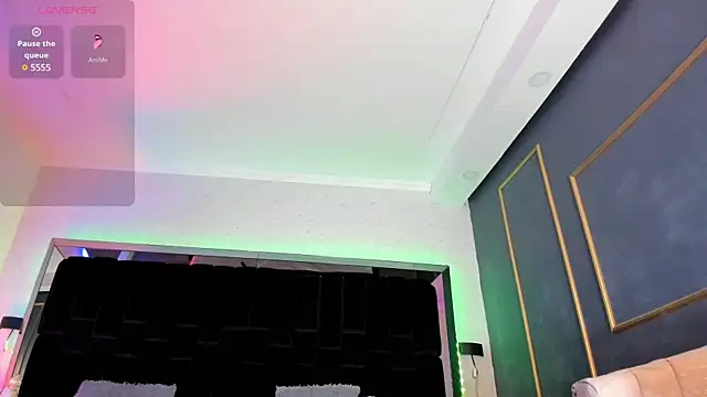 NikkySmiith online show from February 25, 2025, 7:47 pm