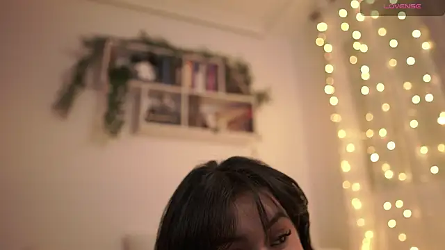 Snapshot of EmilyxRose_- chatting on December 15, 2024, 2:30 am EmilyxRose - online show from December 15, 2024, 2:30 am