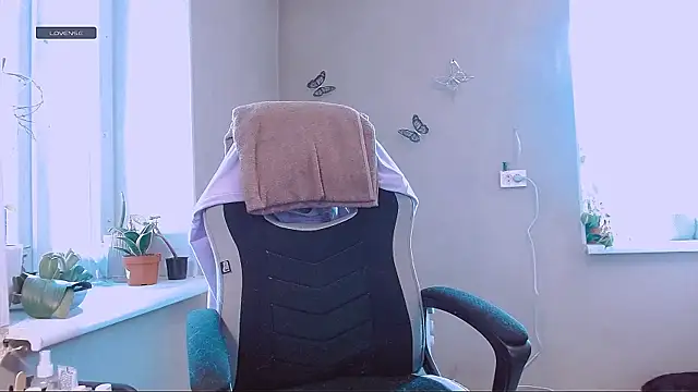 RosaJil online show from April 4, 2026, 1:08 pm