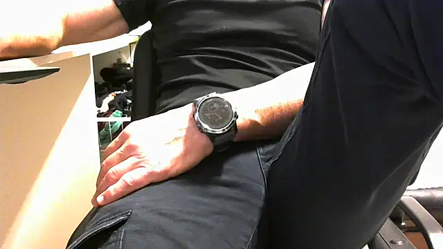 Snapshot of bycho chatting on October 27, 2025, 10:19 am bycho online show from October 27, 2025, 10:19 am