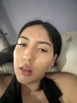 MarianaBenz online show from February 11, 2025, 8:42 pm