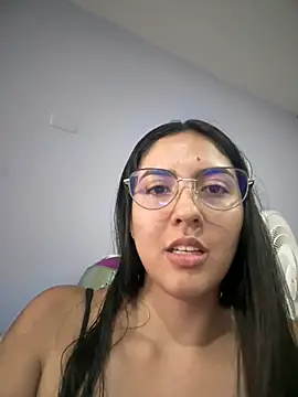 MarianaBenz online show from March 7, 2025, 8:44 pm