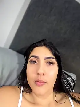 Snapshot of MarianaBenz chatting on June 4, 2026, 1:11 am MarianaBenz online show from June 4, 2026, 1:11 am