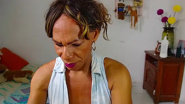 bardotbigcockts online show from October 4, 2025, 7:12 pm