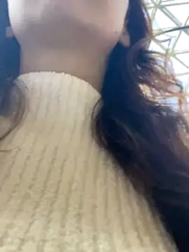 QuitieLia online show from November 8, 2025, 8:14 am