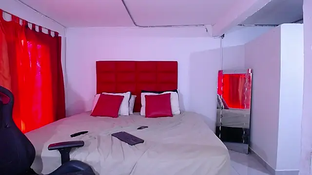 Snapshot of LyonGallego_ chatting on February 8, 2026, 9:40 pm LyonGallego online show from February 8, 2026, 9:40 pm