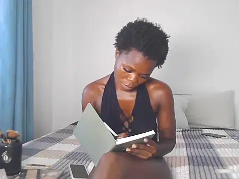 petiteebony 81 online show from October 27, 2025, 11:14 am