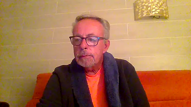 tuggy59 online show from December 2, 2025, 5:13 am