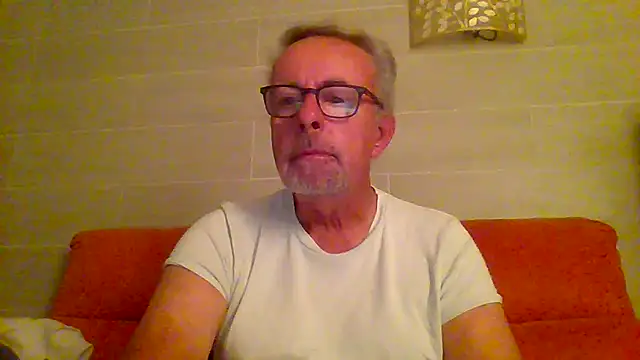 tuggy59 online show from December 19, 2025, 5:58 am