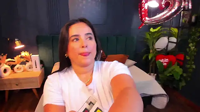 Snapshot of taylor_bennet chatting on February 21, 2025, 7:10 pm taylor bennet online show from February 21, 2025, 7:10 pm
