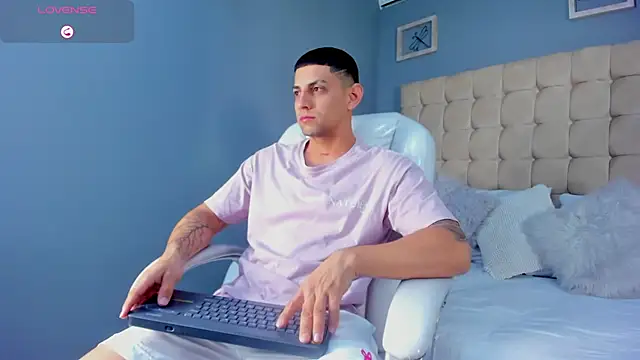 Alex cute77 online show from September 10, 2025, 11:54 am