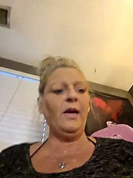 Southern Bella online show from December 2, 2025, 4:57 pm