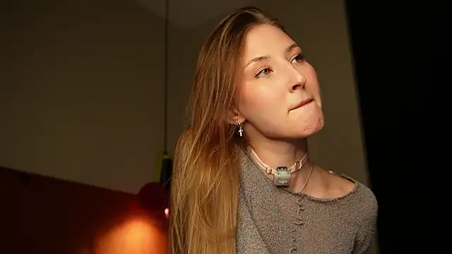 annief0x online show from July 22, 2026, 4:59 am