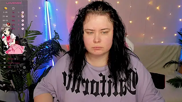 Snapshot of Akemi_BBW chatting on December 14, 2024, 7:14 pm Akemi BBW online show from December 14, 2024, 7:14 pm