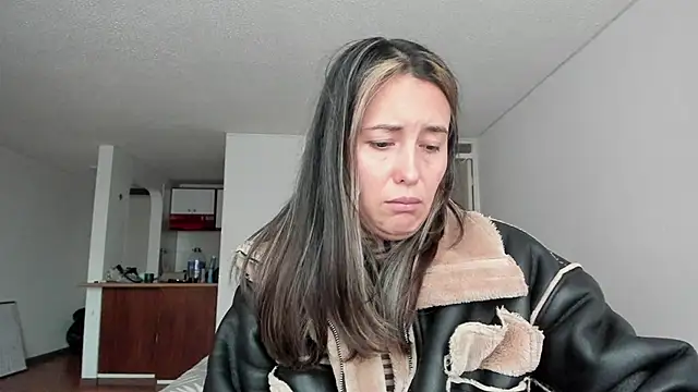 zoe jeane beker online show from March 4, 2026, 10:16 pm