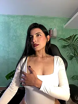 CristalCerati online show from September 21, 2025, 8:32 pm