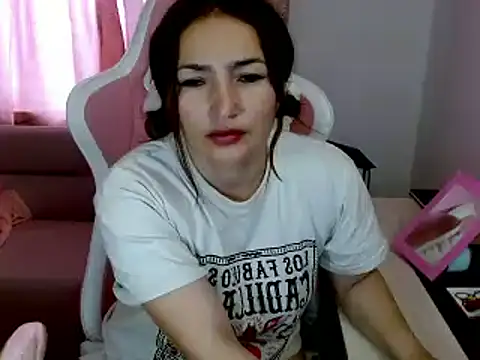 EVA GRAYS online show from February 24, 2025, 7:19 pm