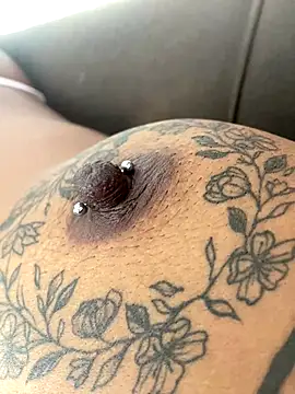 MariaLorenaah online show from September 24, 2025, 4:32 pm