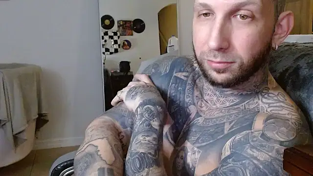 bobbybacala91 online show from September 9, 2025, 4:01 am