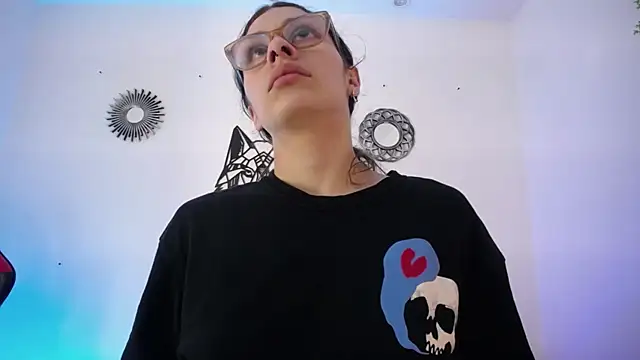 Katy Van online show from November 5, 2025, 8:31 pm