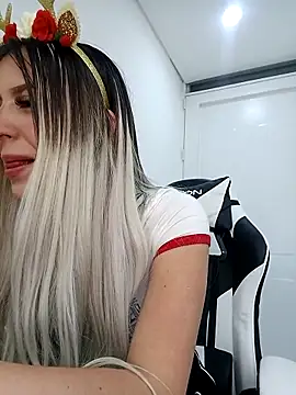 eva-2023 online show from November 21, 2025, 1:04 am