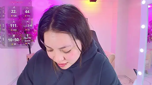 Isa reel online show from November 24, 2025, 7:13 pm