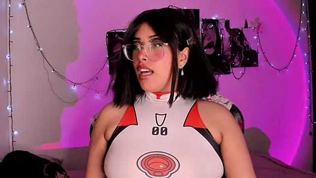 willow poisson online show from December 3, 2025, 5:11 pm