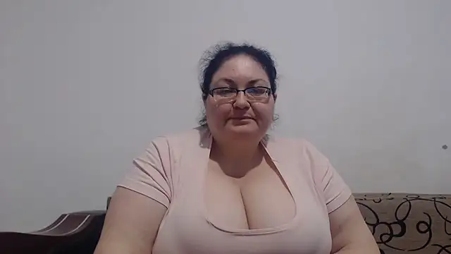 Snapshot of Nykyxo chatting on April 14, 2026, 11:55 pm Nykyxo online show from April 14, 2026, 11:55 pm