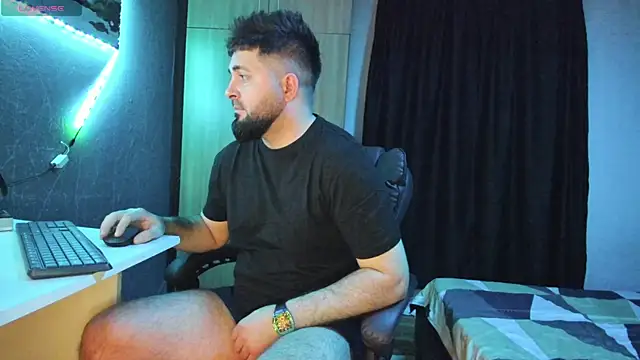 Eduu2322 online show from February 12, 2025, 10:26 pm