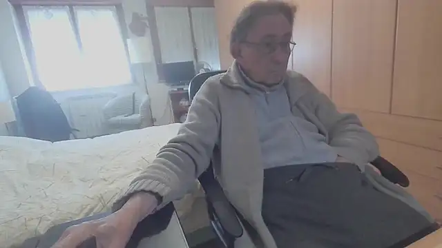 papillonhotofficial online show from March 2, 2025, 10:03 am