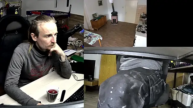 Snapshot of Happy_Michal chatting on October 18, 2025, 1:23 pm Happy Michal online show from October 18, 2025, 1:23 pm