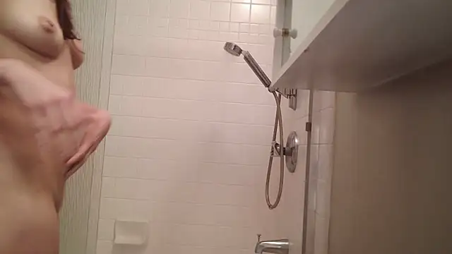 Tipsy Toes Daisy online show from February 13, 2025, 2:12 am