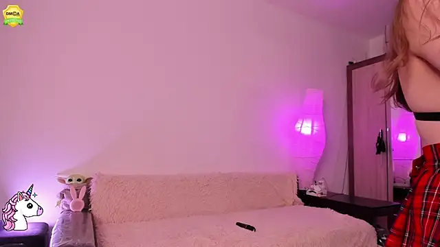 EvaUniporn online show from April 27, 2026, 4:49 pm