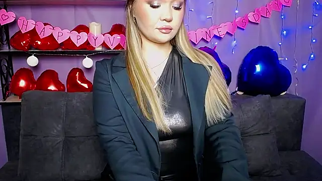 StacyYellig online show from February 2, 2025, 11:11 pm