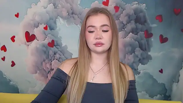 StacyYellig online show from February 19, 2025, 7:48 pm