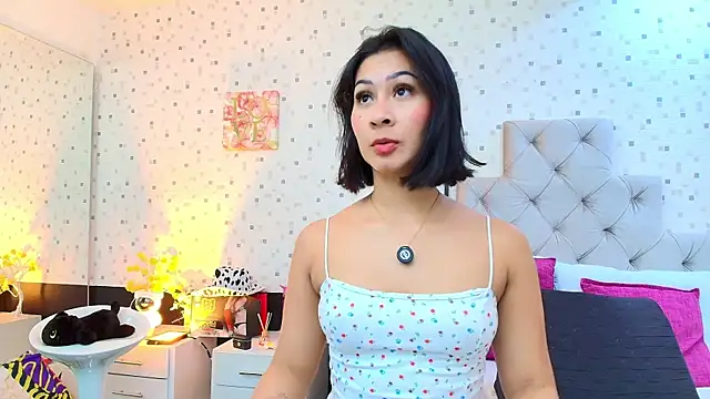 Snapshot of JulietaReyess chatting on April 21, 2026, 11:49 am JulietaReyess online show from April 21, 2026, 11:49 am