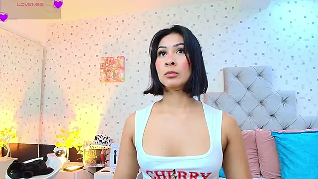 Snapshot of JulietaReyess chatting on April 24, 2026, 11:45 am JulietaReyess online show from April 24, 2026, 11:45 am