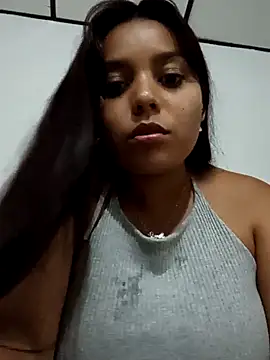 stefanie010 online show from December 20, 2024, 10:54 pm