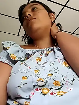 stefanie010 online show from February 1, 2025, 9:19 pm