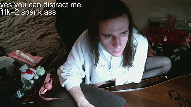 izilizi 23 online show from December 8, 2024, 3:45 pm