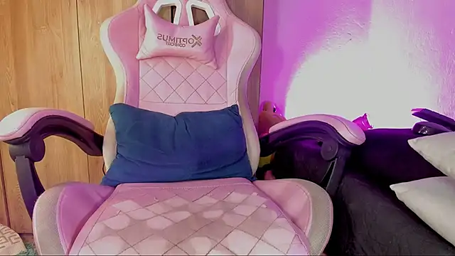 emily lady20 online show from February 7, 2025, 9:58 am