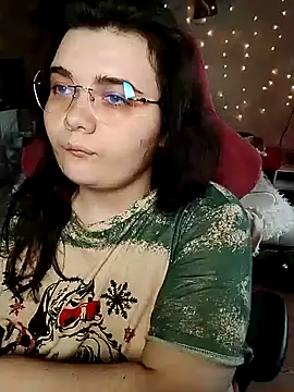 DenisHailey online show from February 3, 2025, 7:18 am