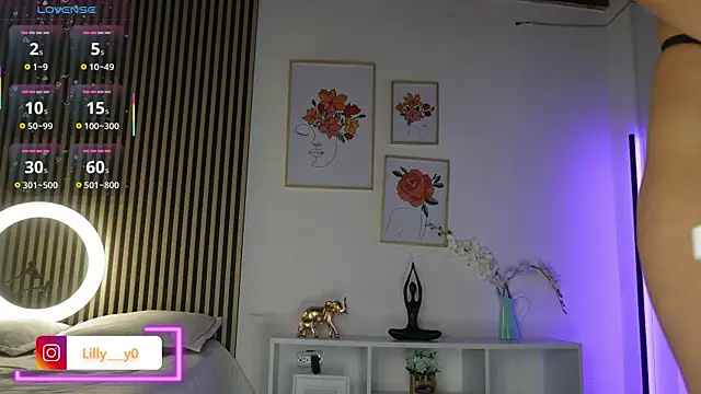 LillyDolls23 online show from October 2, 2025, 11:50 am