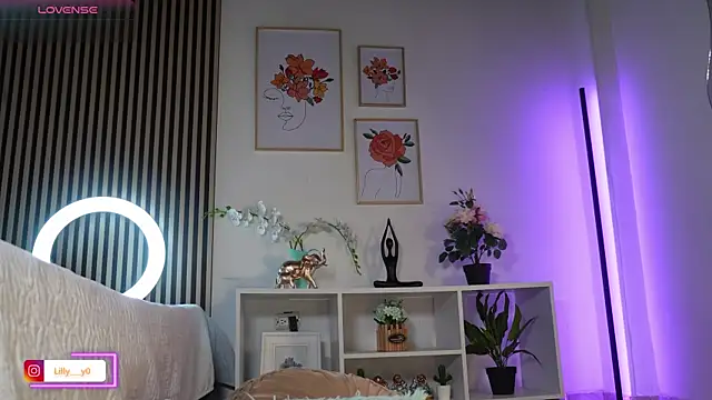 LillyDolls23 online show from April 12, 2026, 1:27 pm